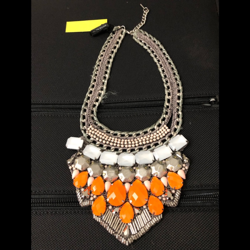 Karen Millen statement necklace. Stunning.